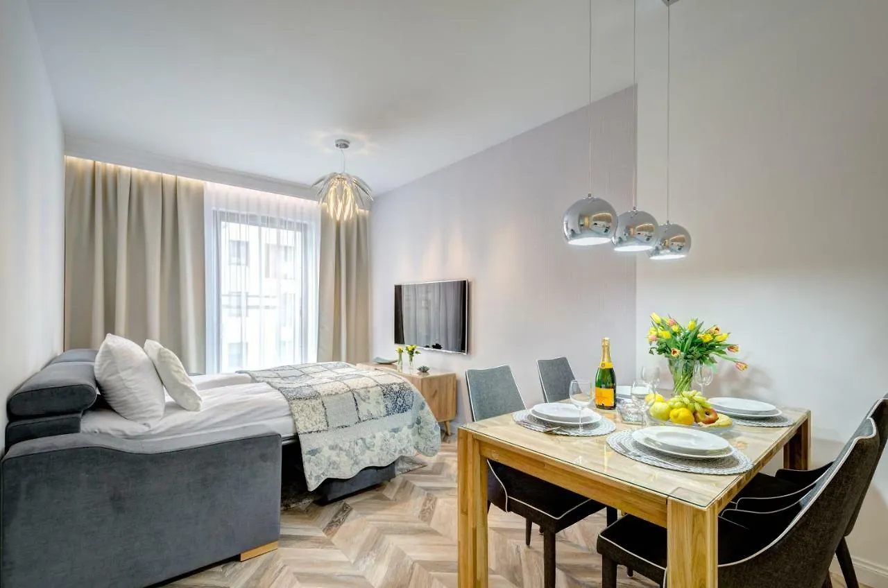 Live & Travel Apartments Number 1 Гданьск 0*,